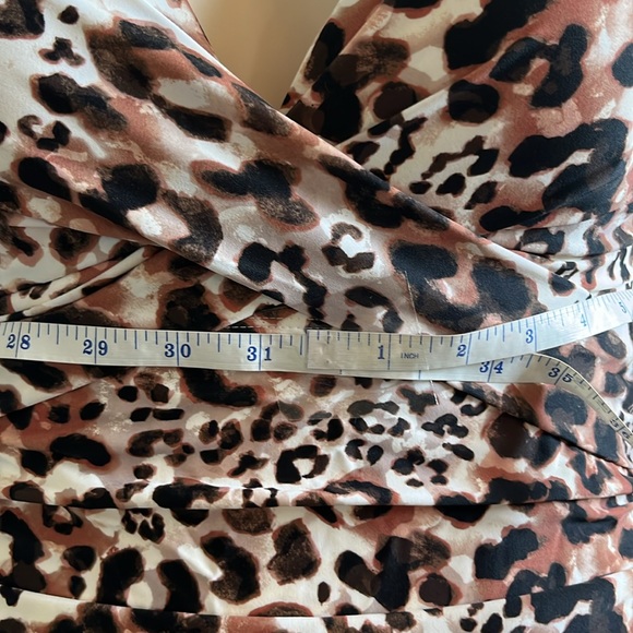 Time and Tru Cheetah Print
Tankini Swim Top Size S (4-6) - Picture 12 of 12